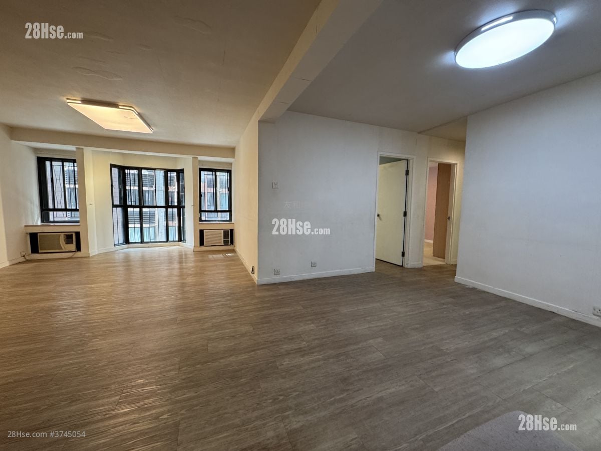 碧華花園 售盤 3 房 , 1 浴室 1,211 平方呎