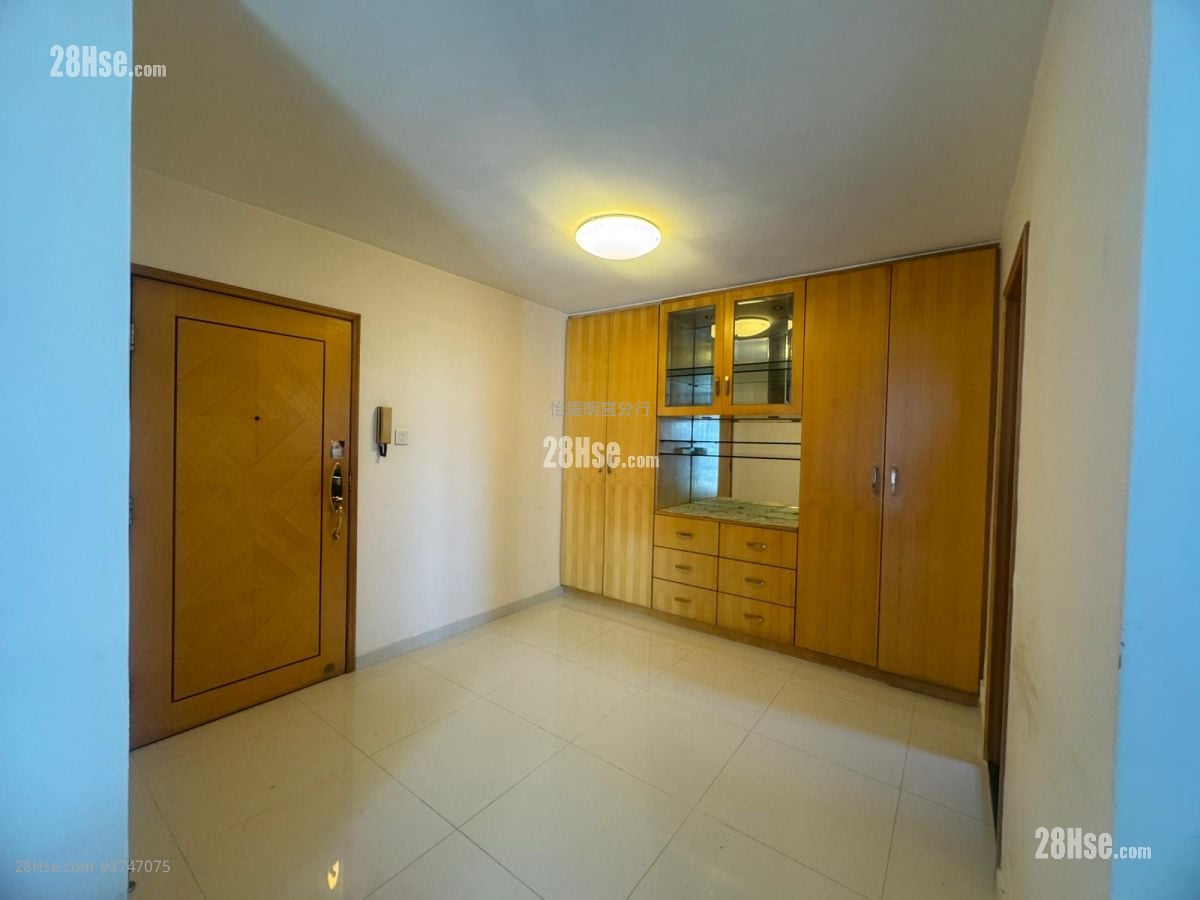 Taikoo Shing Sell 3 Bedrooms , 2 Bathrooms 760 ft²