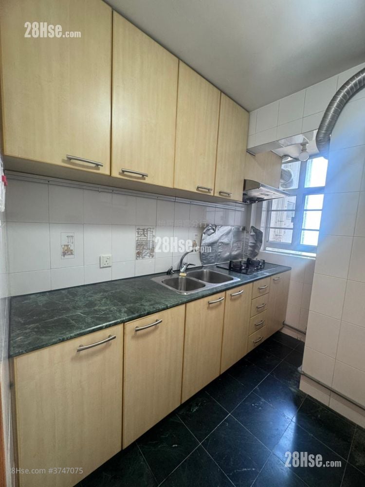 Taikoo Shing Sell 3 Bedrooms , 2 Bathrooms 760 ft²