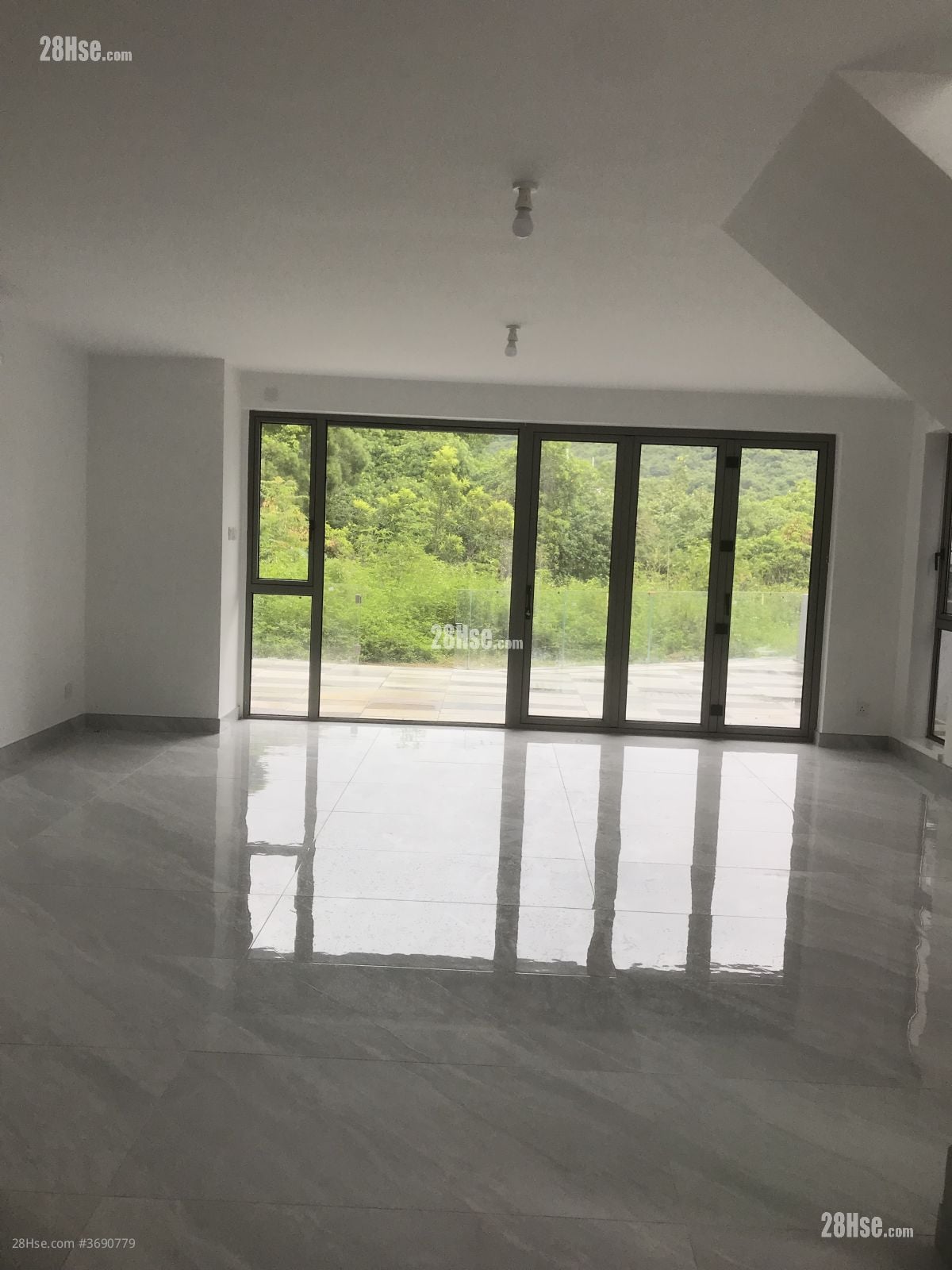 大滩 租盘 3 房 , 3 浴室 1,400 平方尺