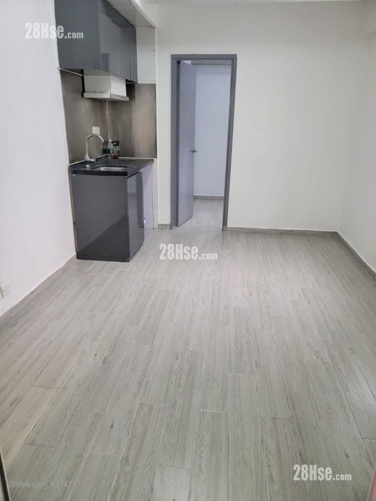 Sai Yeung Choi Street South Tenement Rental 2 Bedrooms , 1 Bathroom 360 ft²