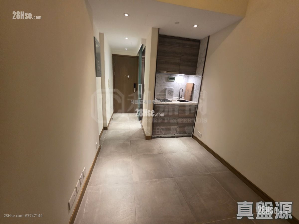 AVA61 售盘 开放式间隔 , 1 浴室 150 平方尺