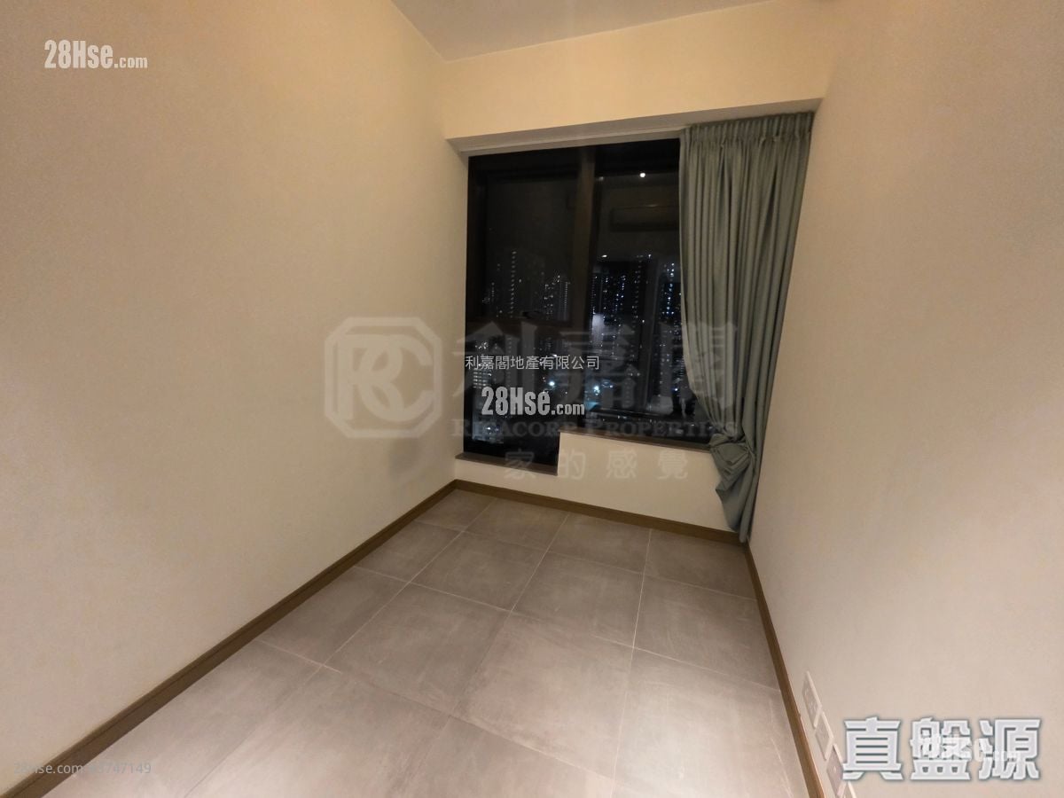 AVA61 售盘 开放式间隔 , 1 浴室 150 平方尺