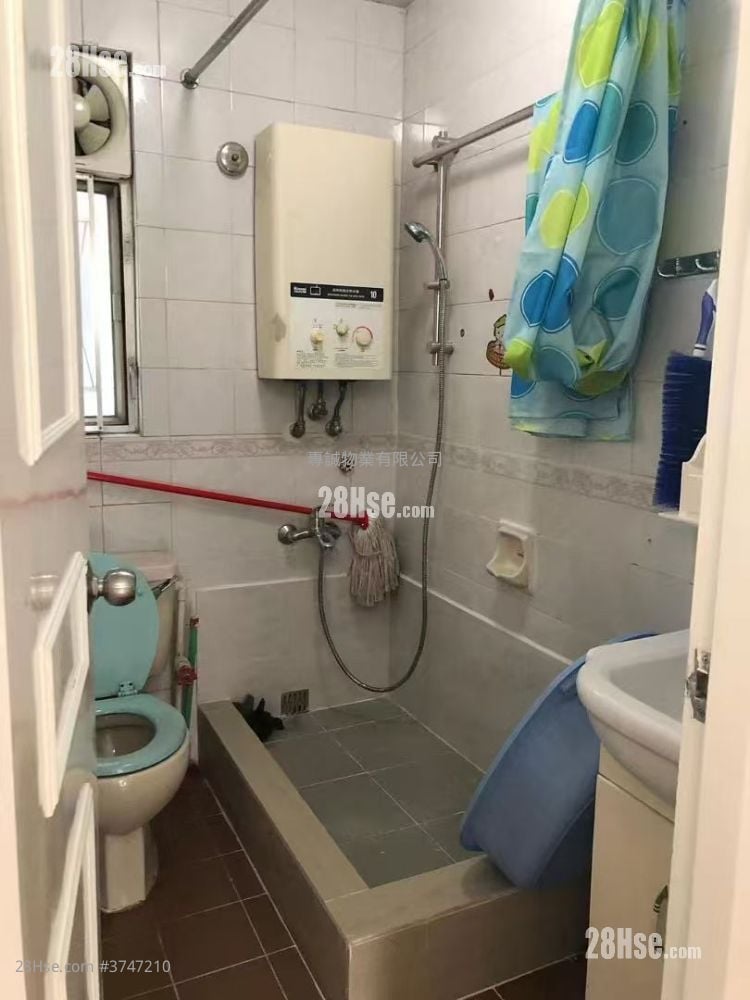 Jadeview Court Sell 2 Bedrooms , 1 Bathroom 330 ft²