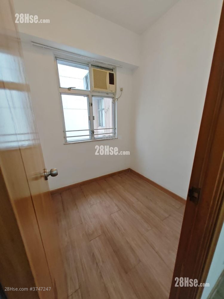 華發大廈 售盤 2 房 , 1 浴室 297 平方呎