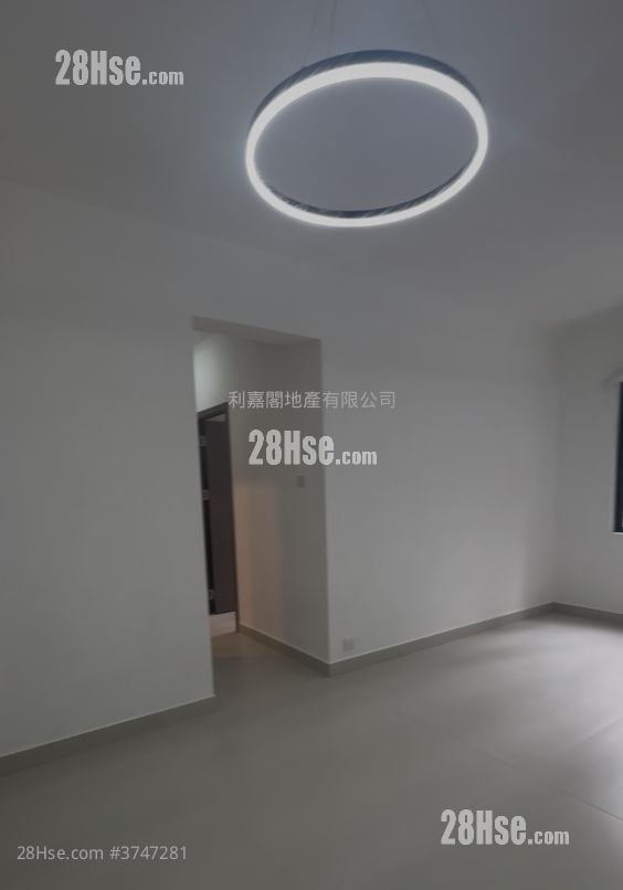 Bo Fung Gardens Sell 3 Bedrooms , 2 Bathrooms 632 ft²