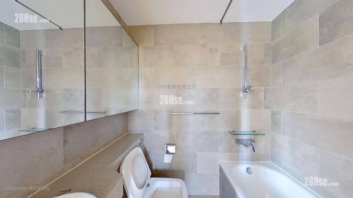 浴室: 艷芳庭 租盤 3 房 , 2 浴室 645 平方呎