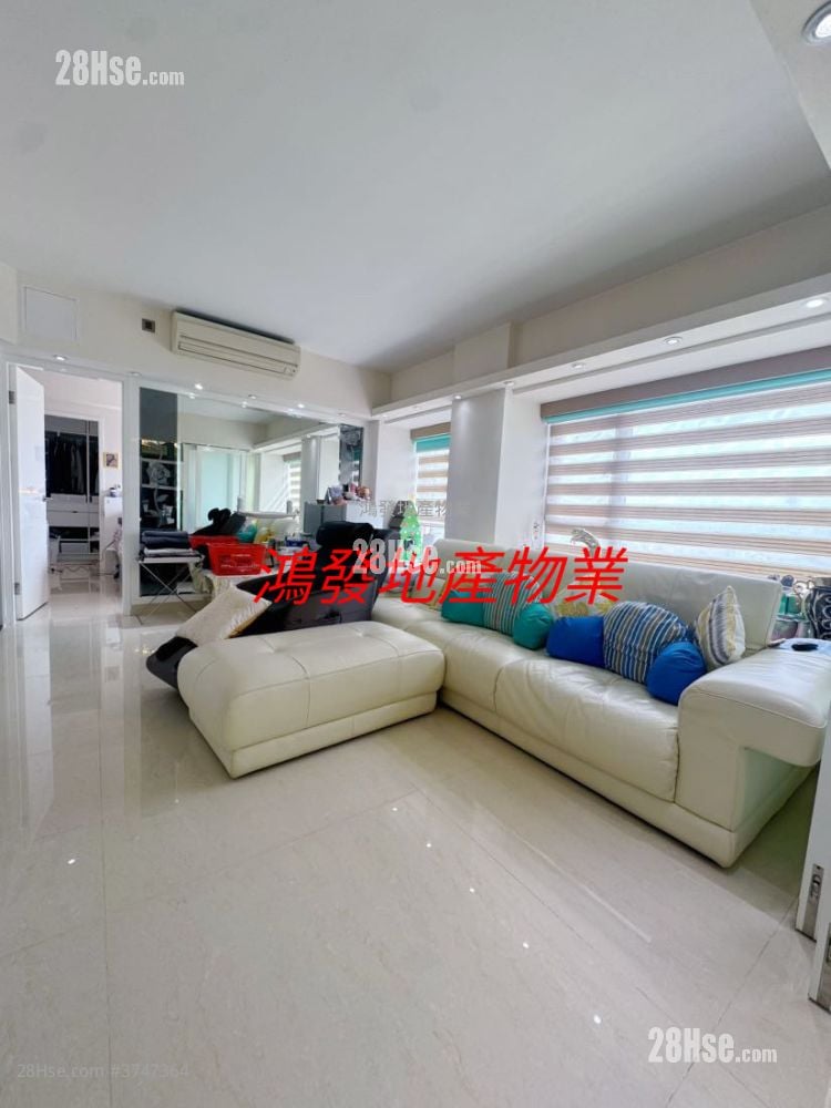 The Caldecott Sell 4 Bedrooms , 3 Bathrooms 1,669 ft²