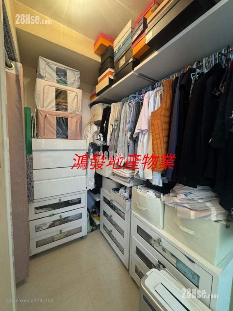 The Caldecott Sell 4 Bedrooms , 3 Bathrooms 1,669 ft²