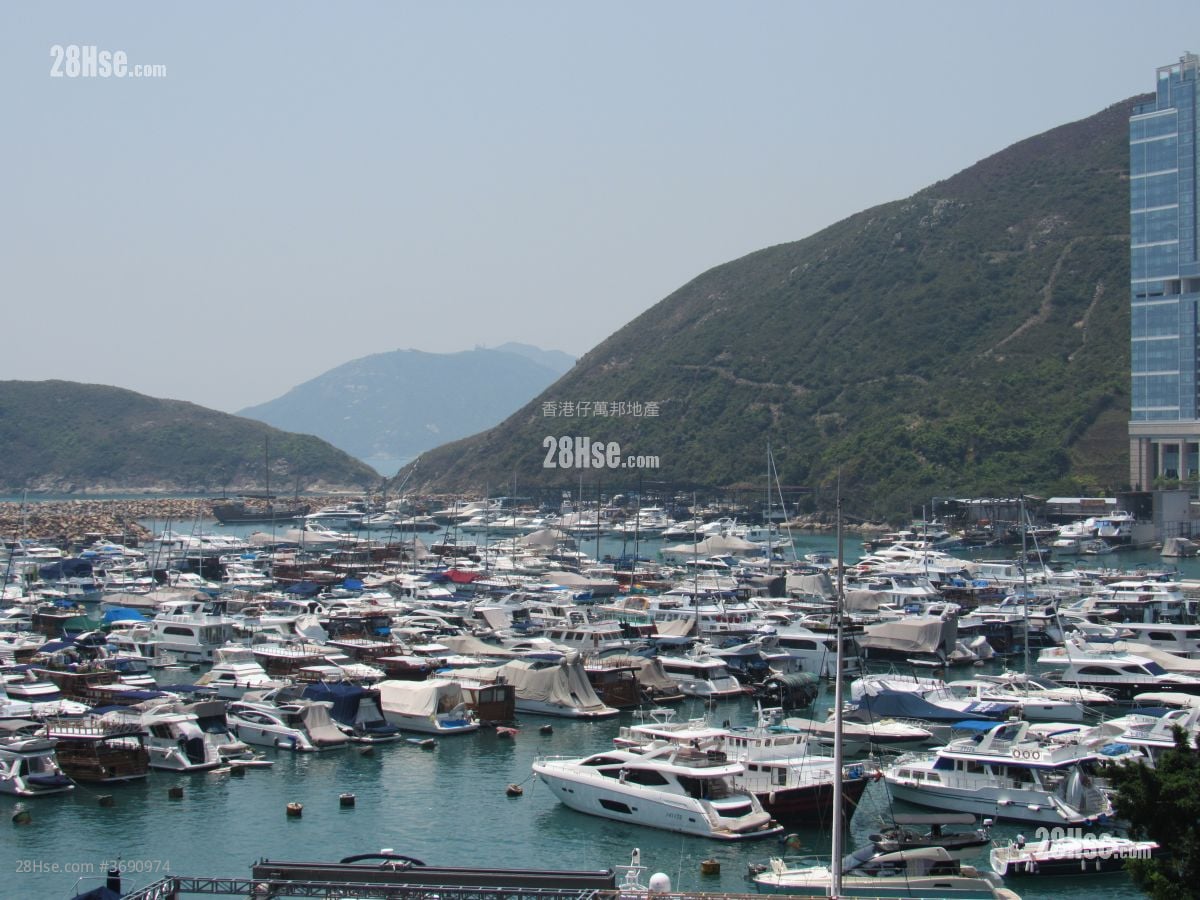 Broadview Court Sell 2 Bedrooms 422 ft²