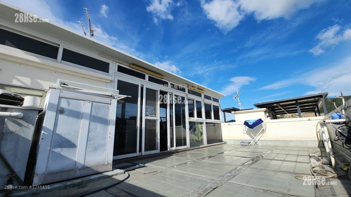 Village Sell 2 Bedrooms , 2 Bathrooms 1,400 ft²