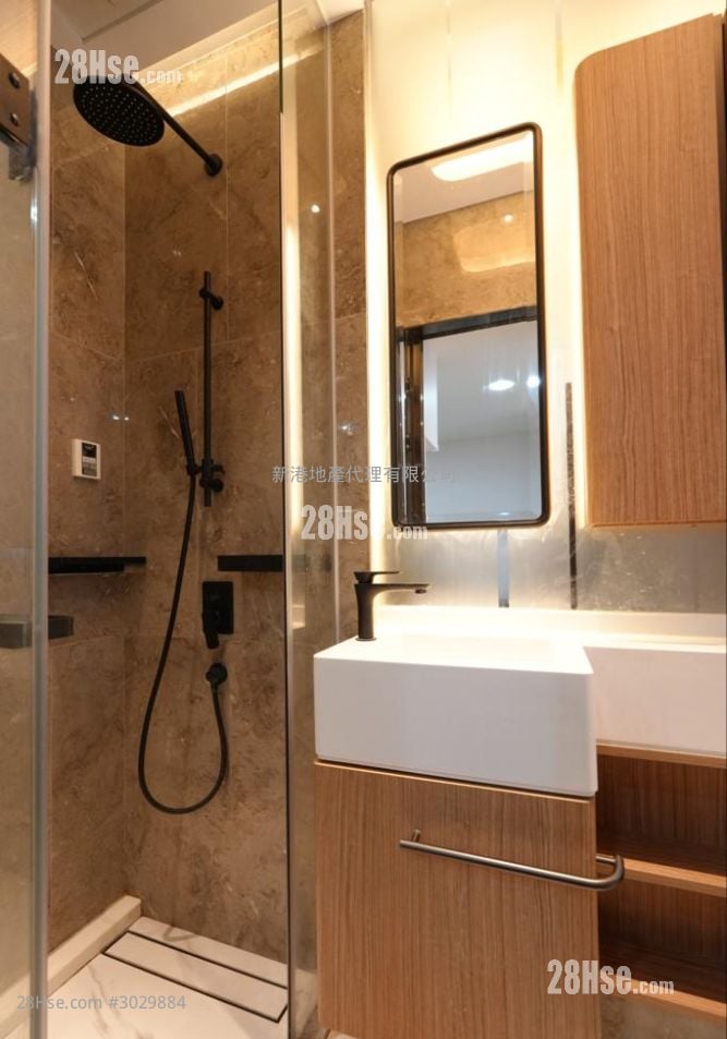 The Vantage Rental Studio , 1 Bathroom 189 ft²