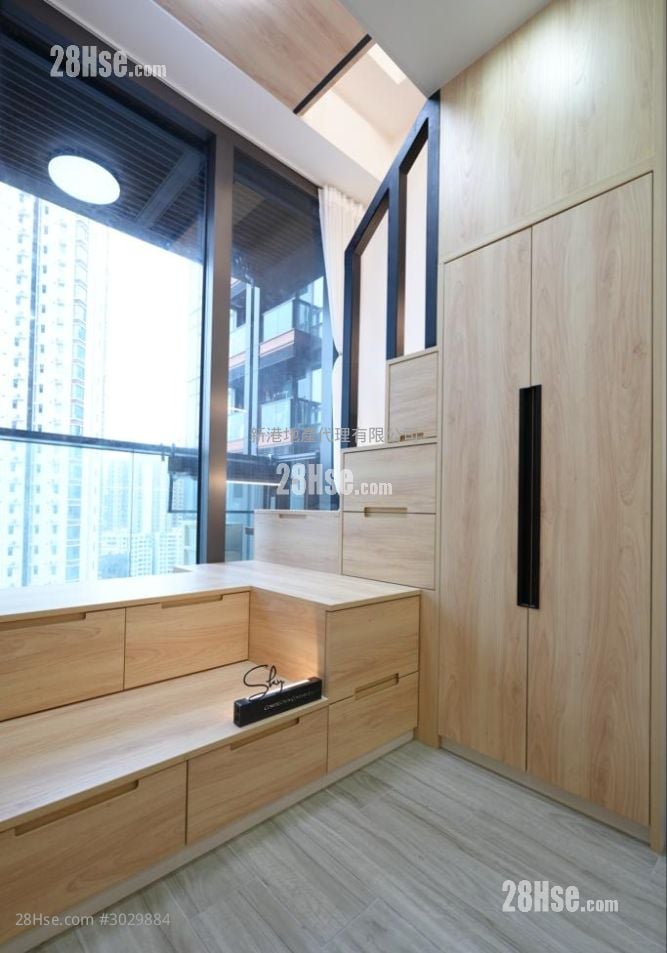 The Vantage Rental Studio , 1 Bathroom 189 ft²