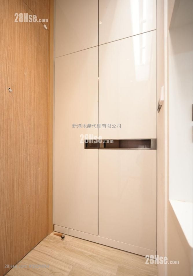 The Vantage Rental Studio , 1 Bathroom 189 ft²