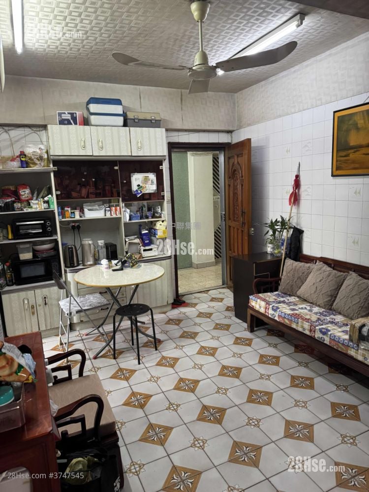 祥興大廈 售盤 3 房 , 1 浴室 550 平方呎