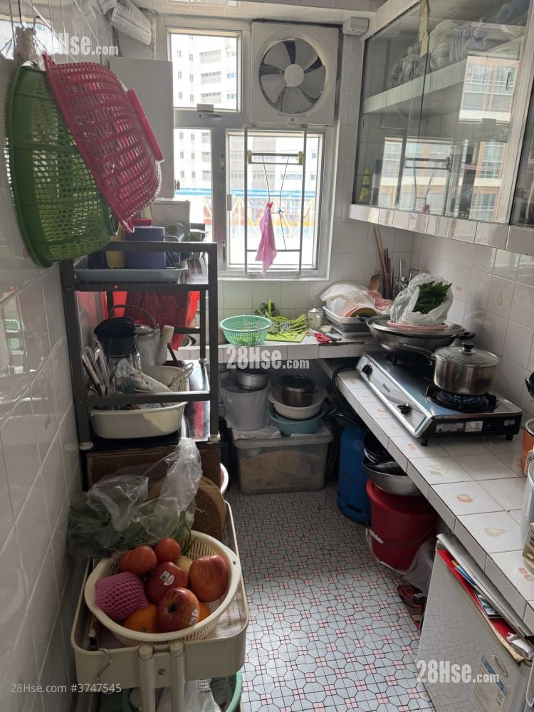 祥興大廈 售盤 3 房 , 1 浴室 550 平方呎