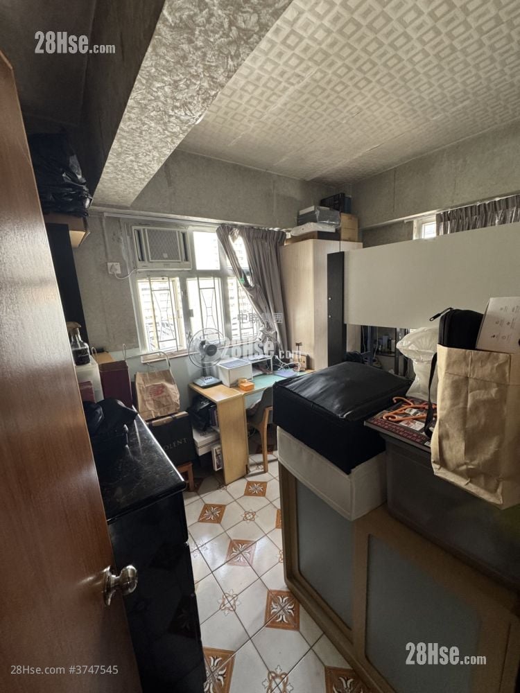 祥興大廈 售盤 3 房 , 1 浴室 550 平方呎