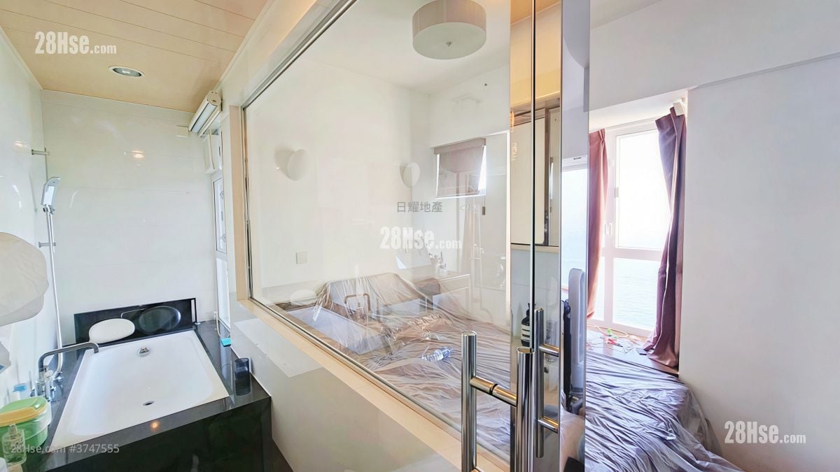 Lung Cheung Garden Sell 3 Bedrooms , 1 Bathroom 830 ft²