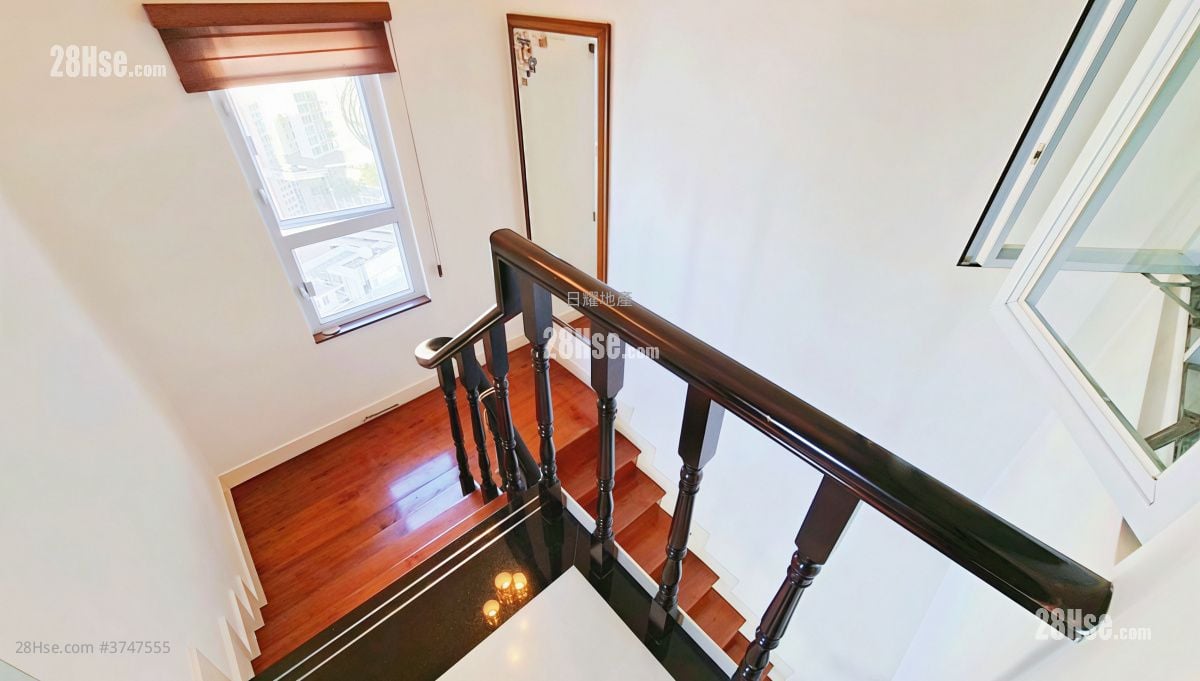 Lung Cheung Garden Sell 3 Bedrooms , 1 Bathroom 830 ft²