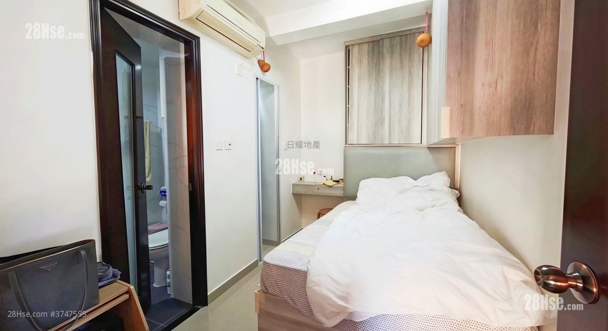 Lung Cheung Garden Sell 3 Bedrooms , 1 Bathroom 830 ft²