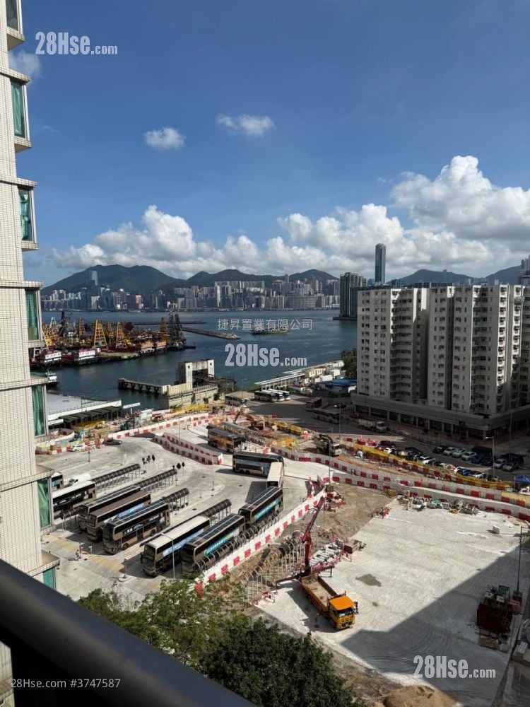 Grand Waterfront Sell 2 Bedrooms , 1 Bathroom 427 ft²