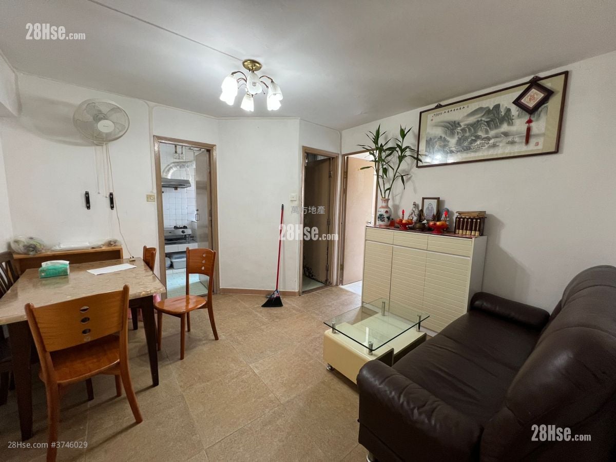 Kwong Yuen Estate Sell 3 Bedrooms , 1 Bathroom 485 ft²