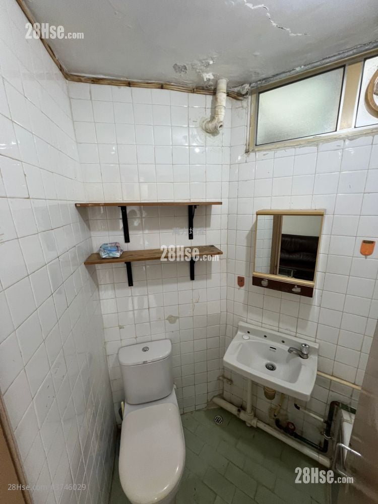 Kwong Yuen Estate Sell 3 Bedrooms , 1 Bathroom 485 ft²