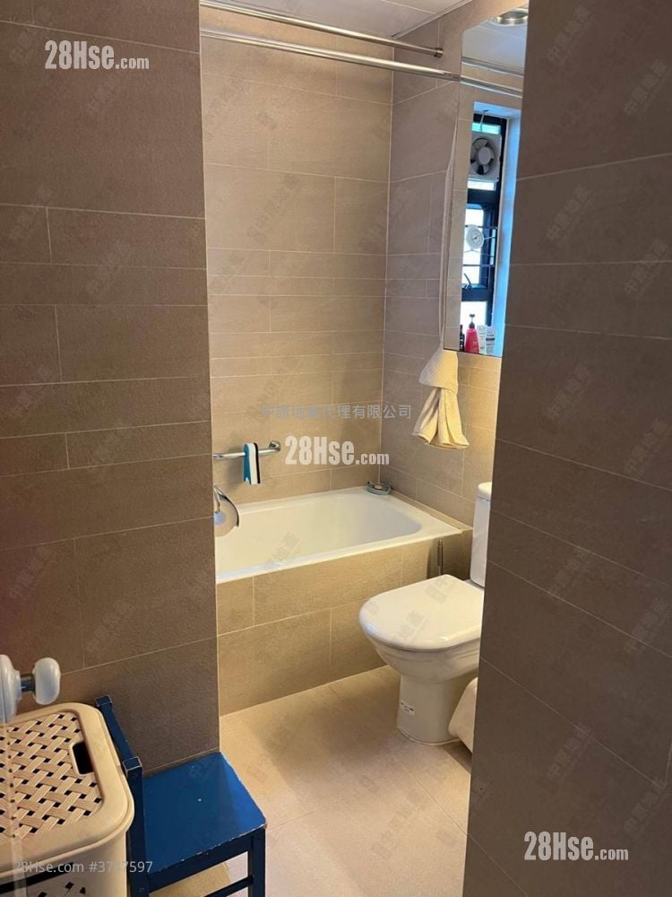 英丽阁 售盘 2 房 , 2 浴室 690 平方尺