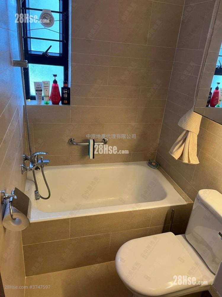 英丽阁 售盘 2 房 , 2 浴室 690 平方尺