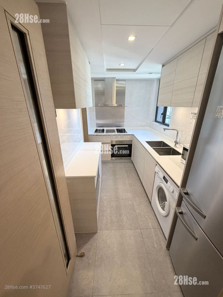 Mantin Heights Sell 3 Bedrooms , 3 Bathrooms 928 ft²