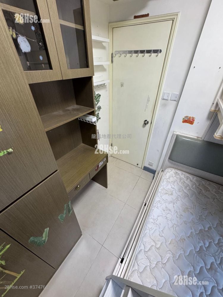 Prosperous Garden Sell 2 Bedrooms , 1 Bathroom 478 ft²