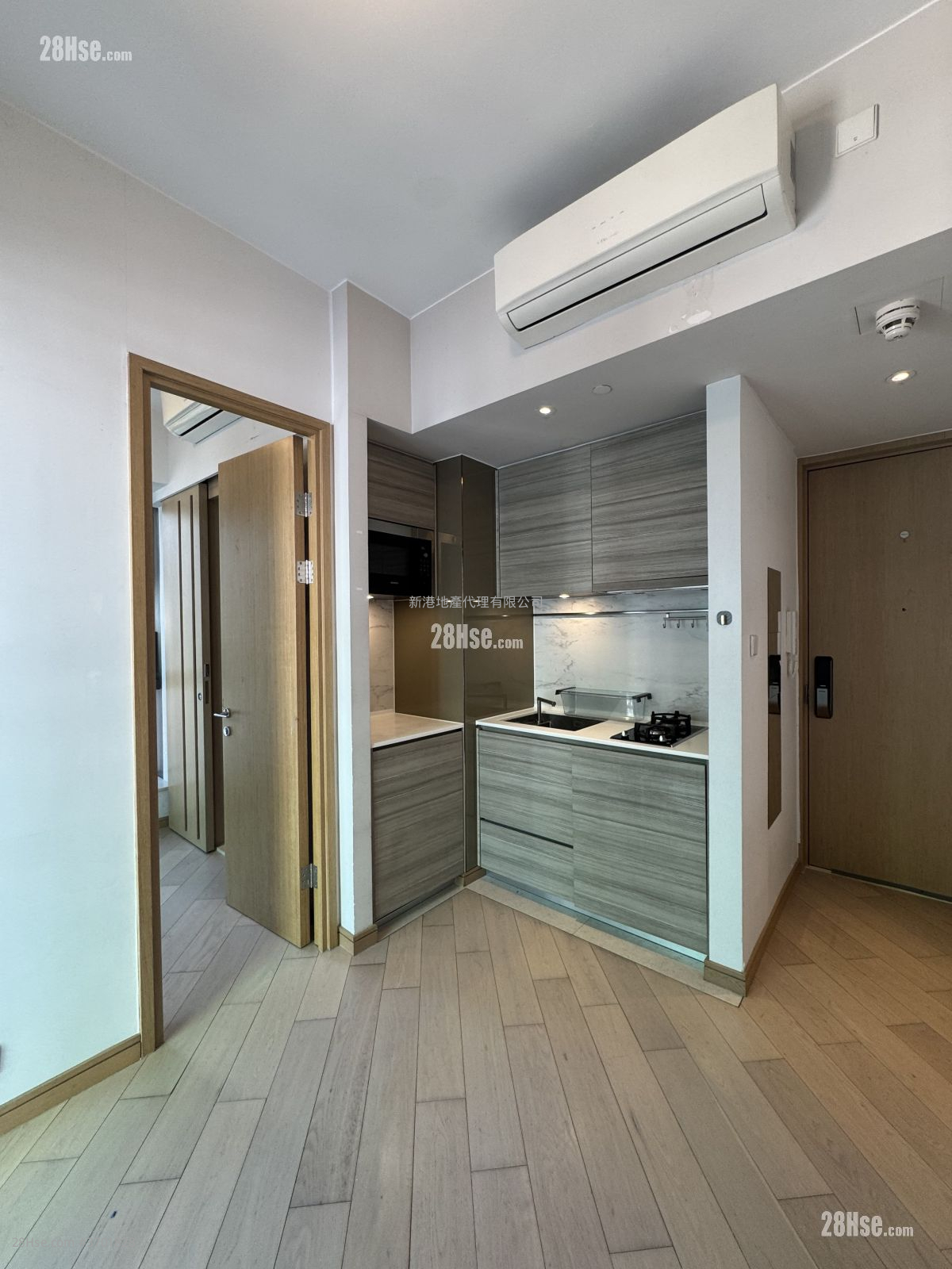 傲形 租盤 1 房 , 1 浴室 246 平方呎