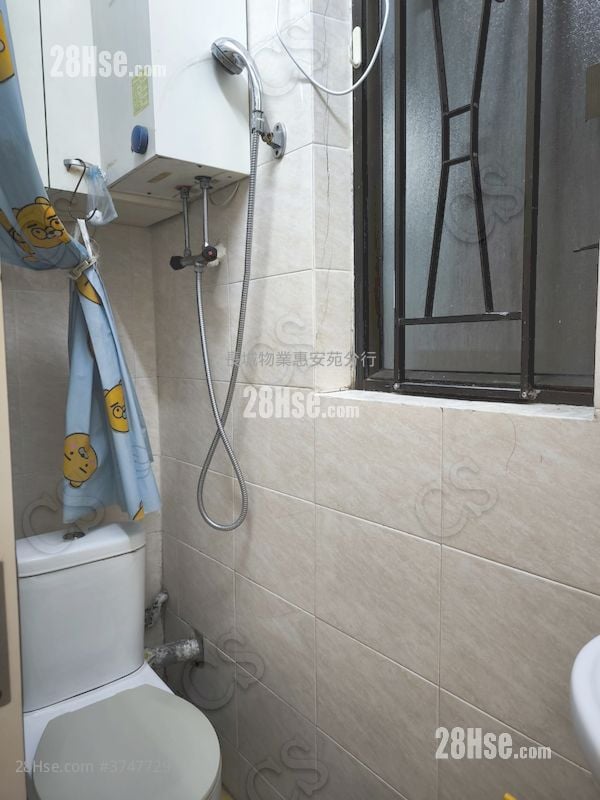 Chung Hing Mansion Sell 2 Bedrooms , 1 Bathroom 362 ft²