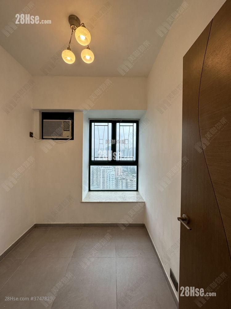 Parkview Court Sell 2 Bedrooms 471 ft²