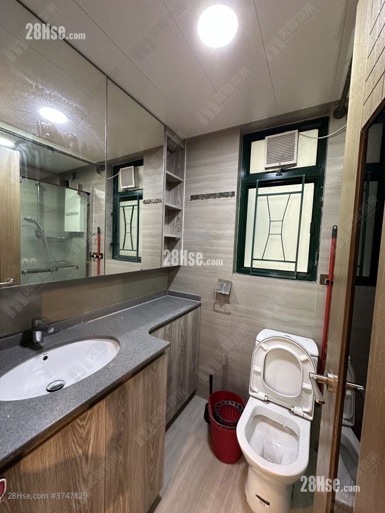 Parkview Court Sell 2 Bedrooms 471 ft²