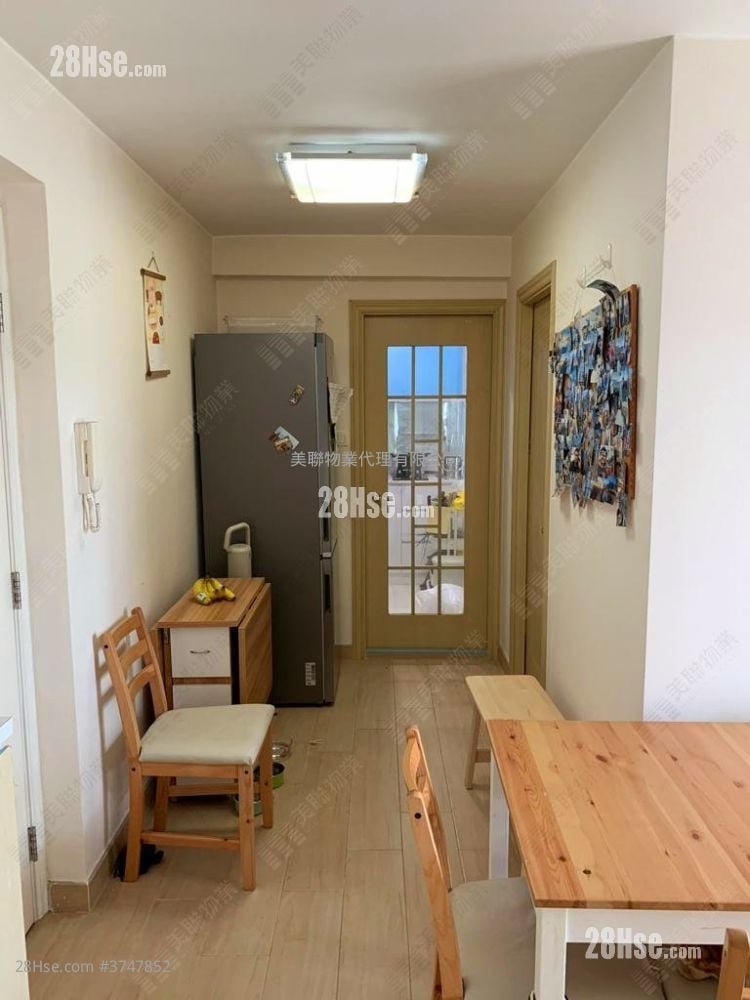 Ching Lai Court Sell 2 Bedrooms , 1 Bathroom 403 ft²