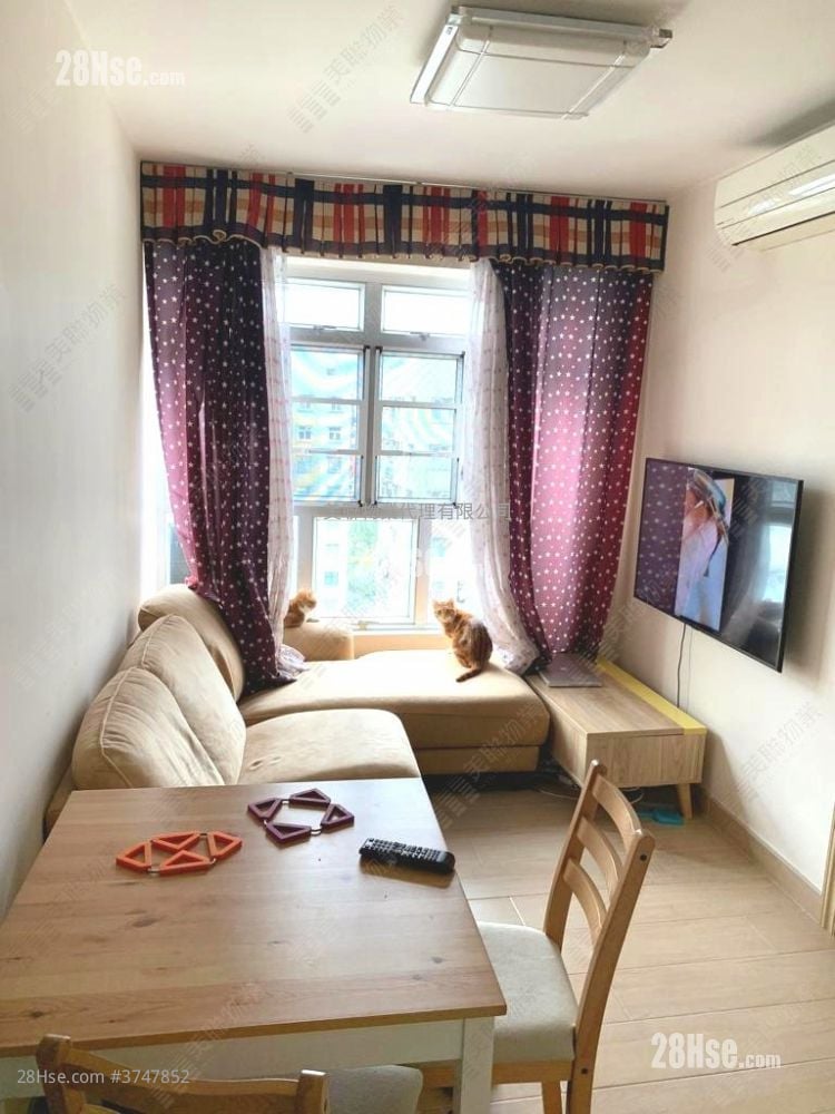 Ching Lai Court Sell 2 Bedrooms , 1 Bathroom 403 ft²