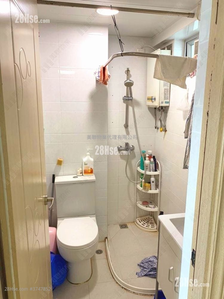 Ching Lai Court Sell 2 Bedrooms , 1 Bathroom 403 ft²