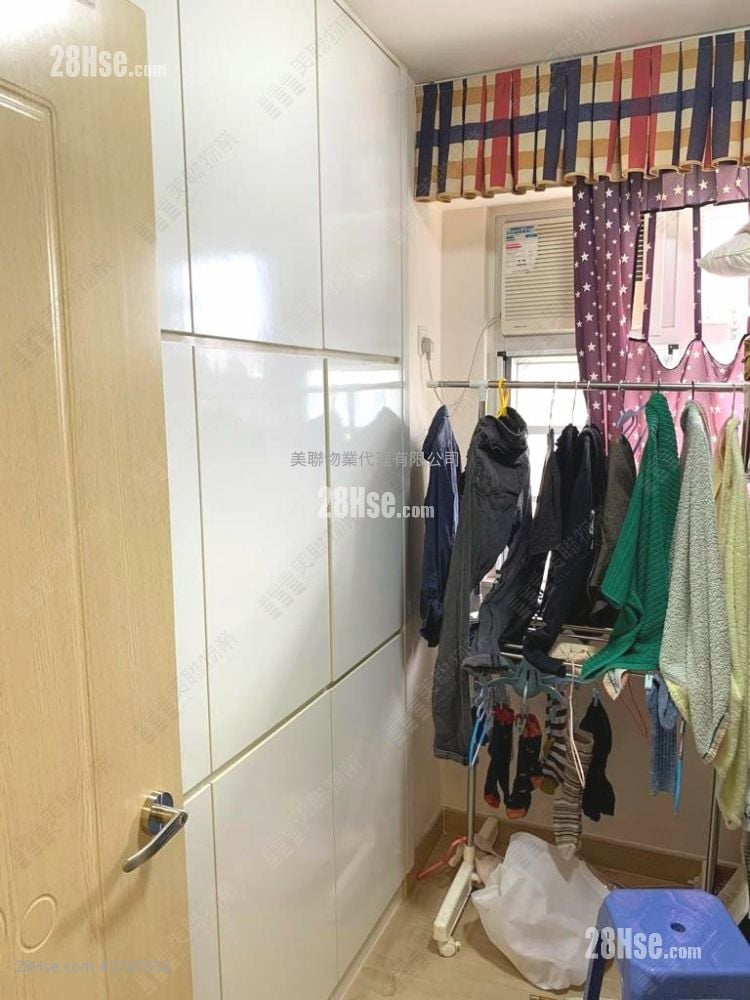 Ching Lai Court Sell 2 Bedrooms , 1 Bathroom 403 ft²