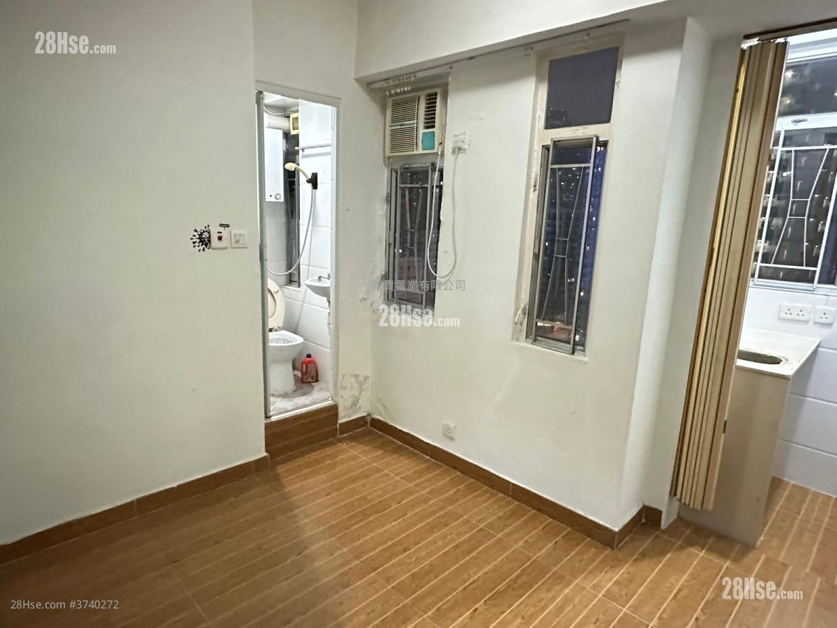 光輝大廈 租盤 開放式間隔 , 1 浴室 130 平方呎