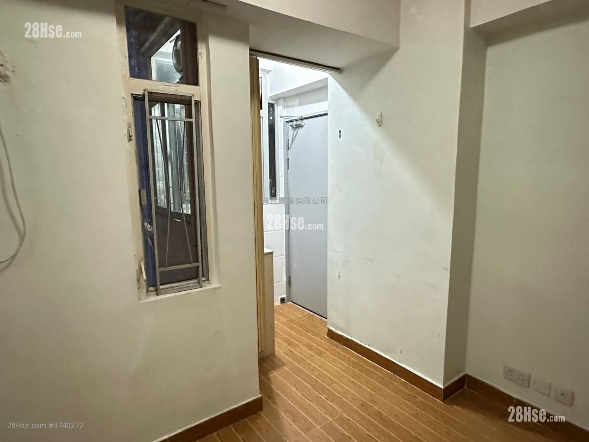 光輝大廈 租盤 開放式間隔 , 1 浴室 130 平方呎