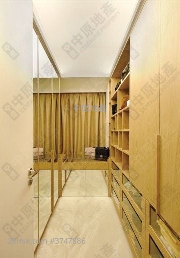 Riva Sell 3 Bedrooms , 4 Bathrooms 1,087 ft²