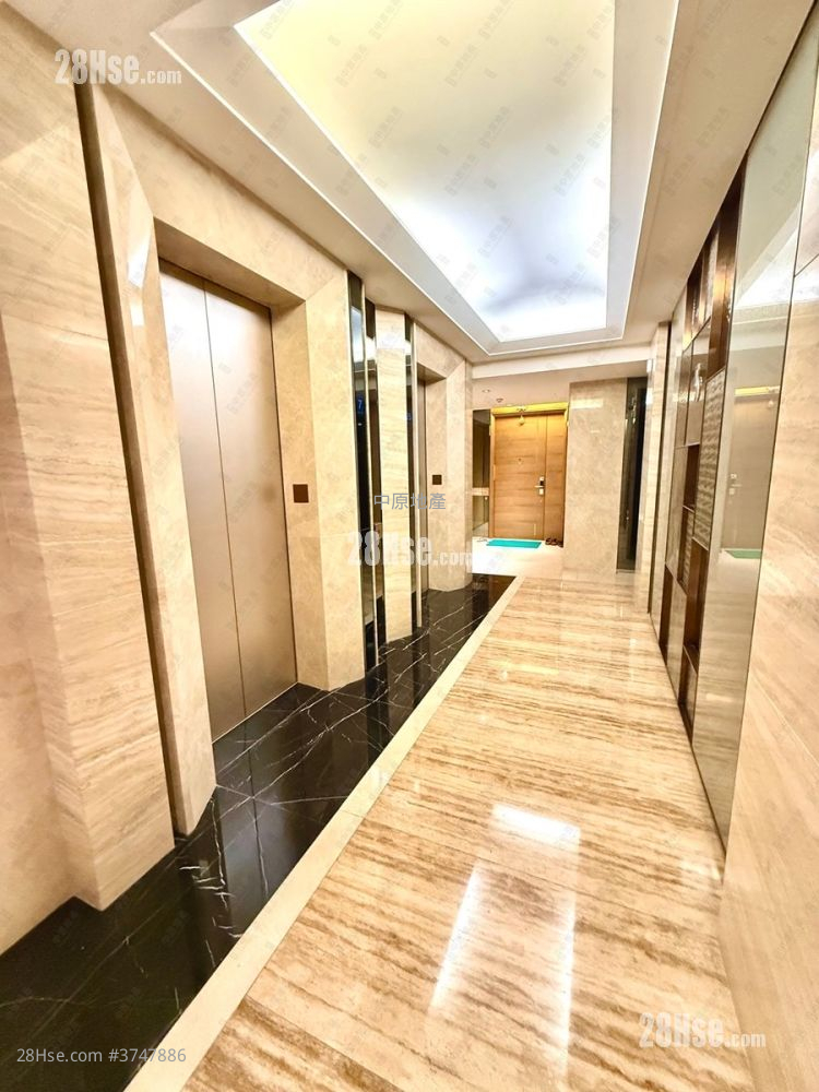 Riva Sell 3 Bedrooms , 4 Bathrooms 1,087 ft²