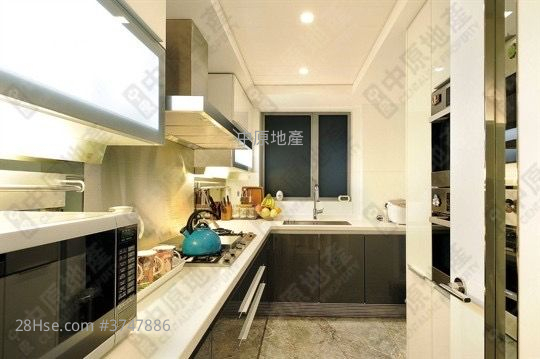 Riva Sell 3 Bedrooms , 4 Bathrooms 1,087 ft²