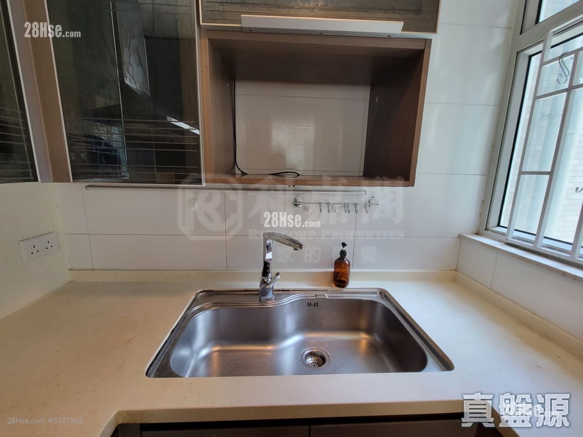 首都 售盘 3 房 716 平方尺