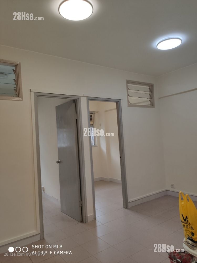 Yick Fat Building Sell 351 ft²