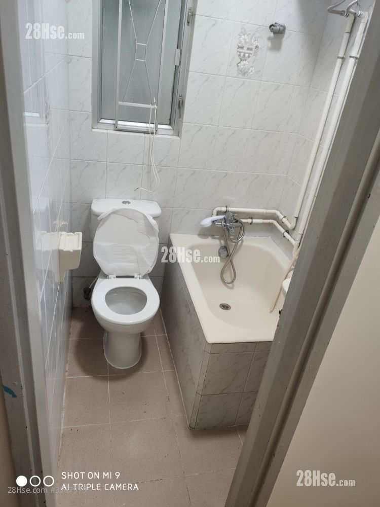 Yick Fat Building Sell 351 ft²