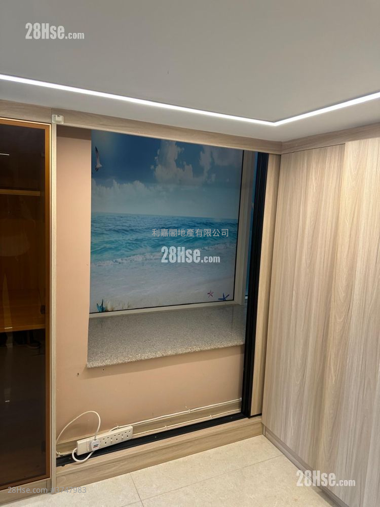 峻瀅 售盤 3 房 693 平方呎