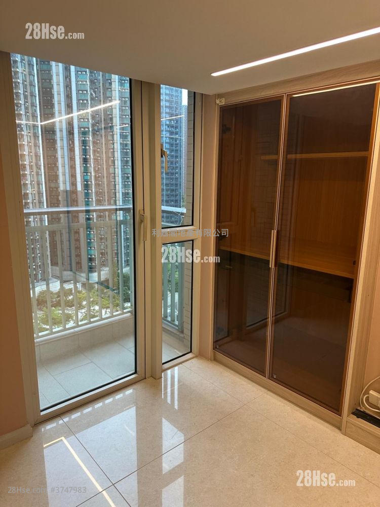 峻瀅 售盤 3 房 693 平方呎