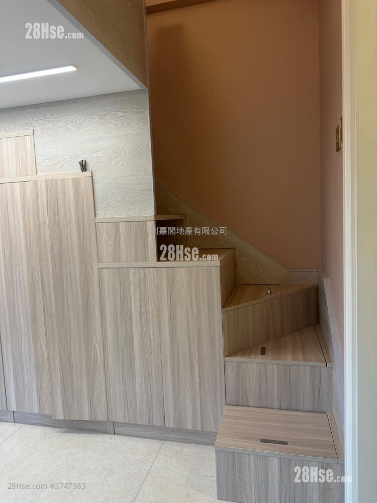 峻瀅 售盤 3 房 693 平方呎